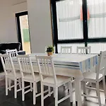Lucerna, Con Piscina En