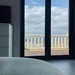 Lucerna, Con Piscina En